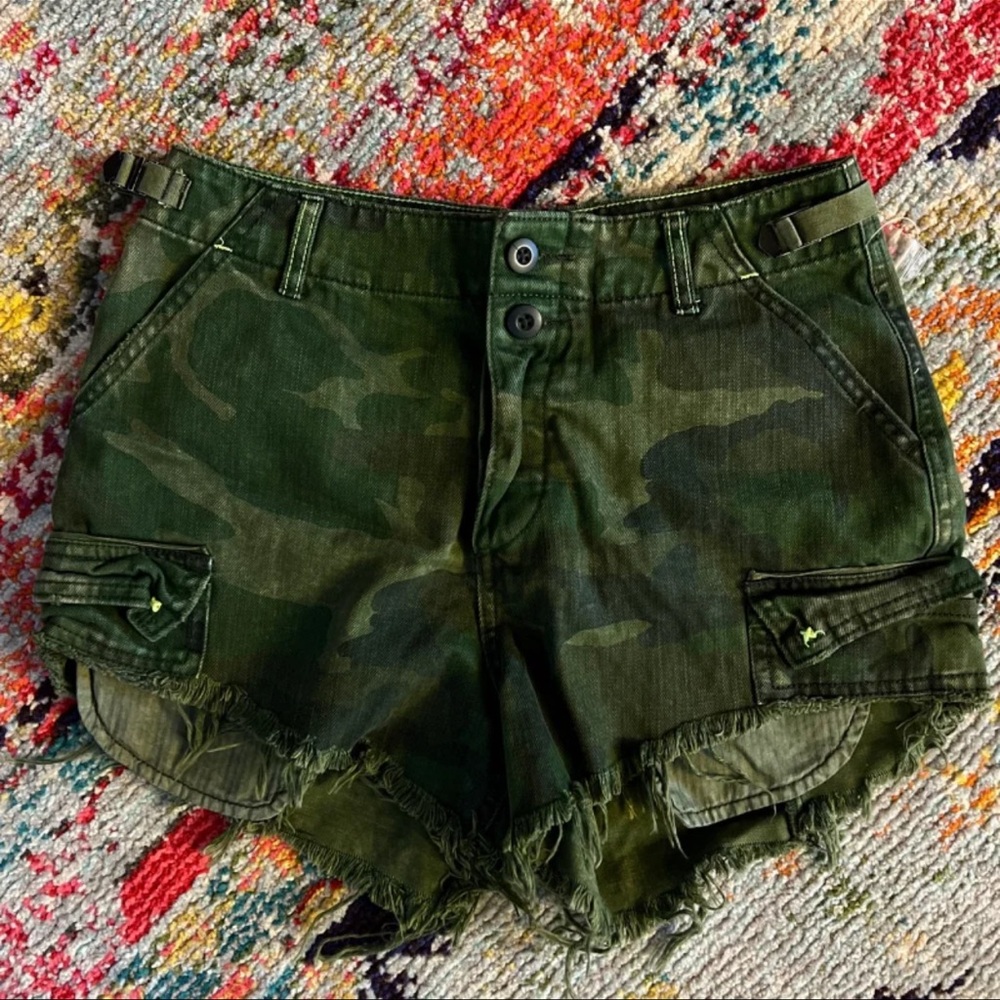 Free people army printed high waist shorts sz 2
